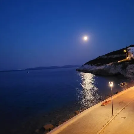 Izmir Karaburun Lebiderya Cati Kati Kaynarpinar Apartment Kosedere